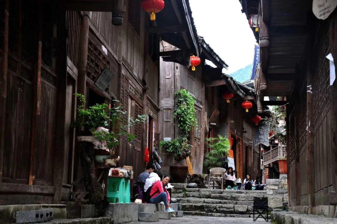 图片报：诺伊尔训练很卖命，为在欧洲杯赢得一席之地而拼搏
